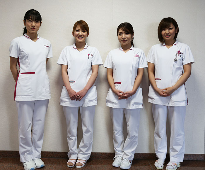 看護師の新制服